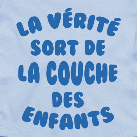 body bébé la vérité sort de la couche des enfants