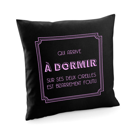 coussin qui arrive à dormir sur ses deux oreilles est bizarrement foutu